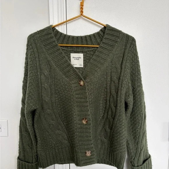 Abercrombie Green Cable Knit Sweater - Picture 2 of 4